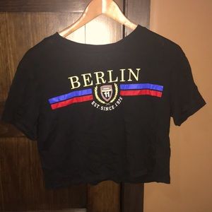 H&M classic cropped tee